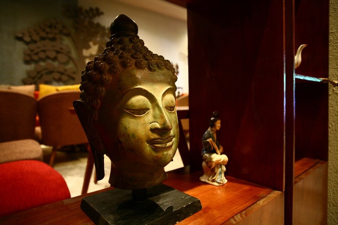 Văn hóa Phật giáo được sử dụng làm vật trang trí.